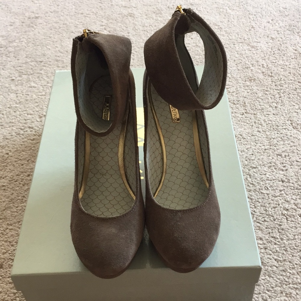 Platform Heels - image 3